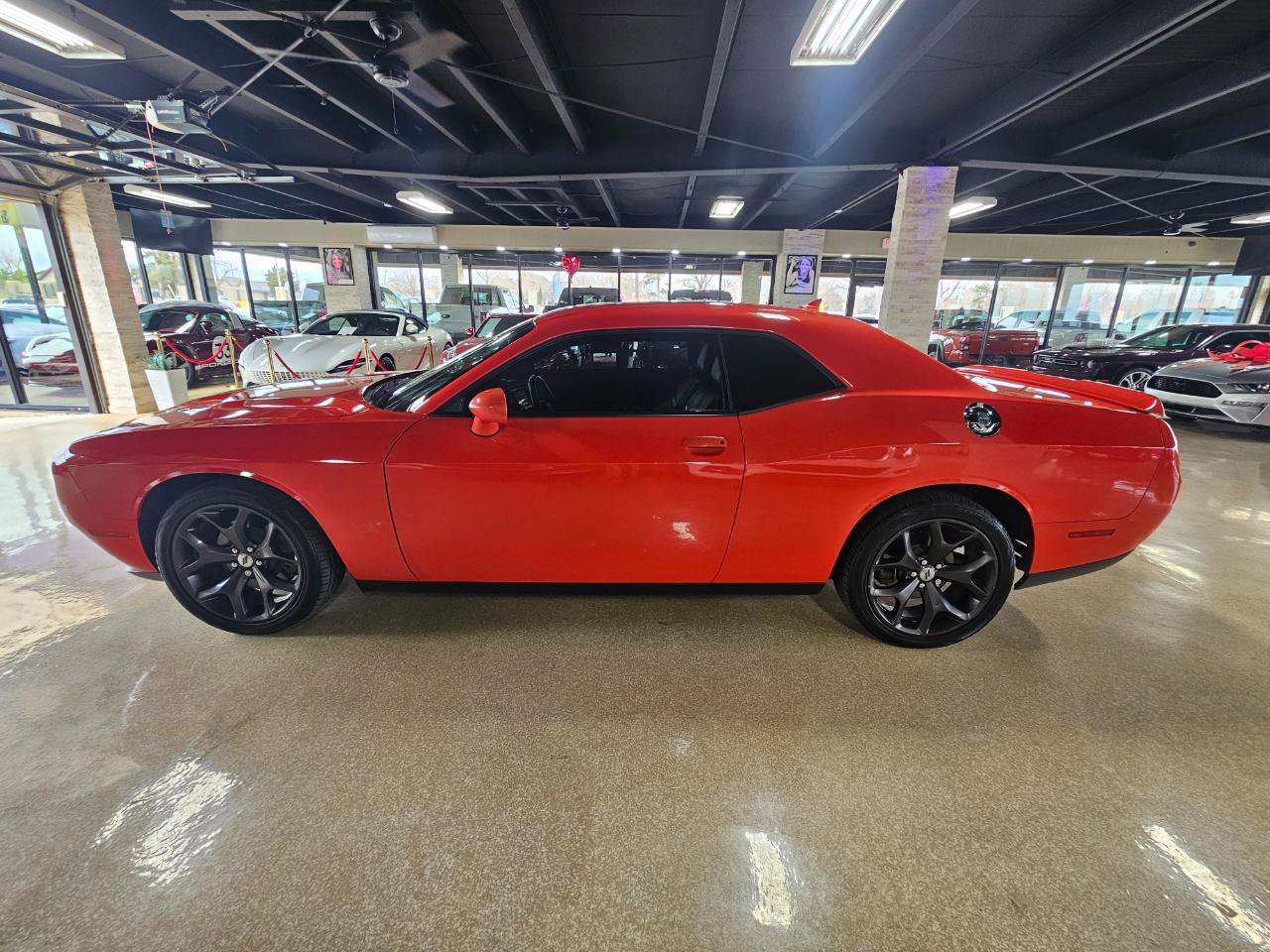 Used 2017 Dodge Challenger SXT Plus image 4