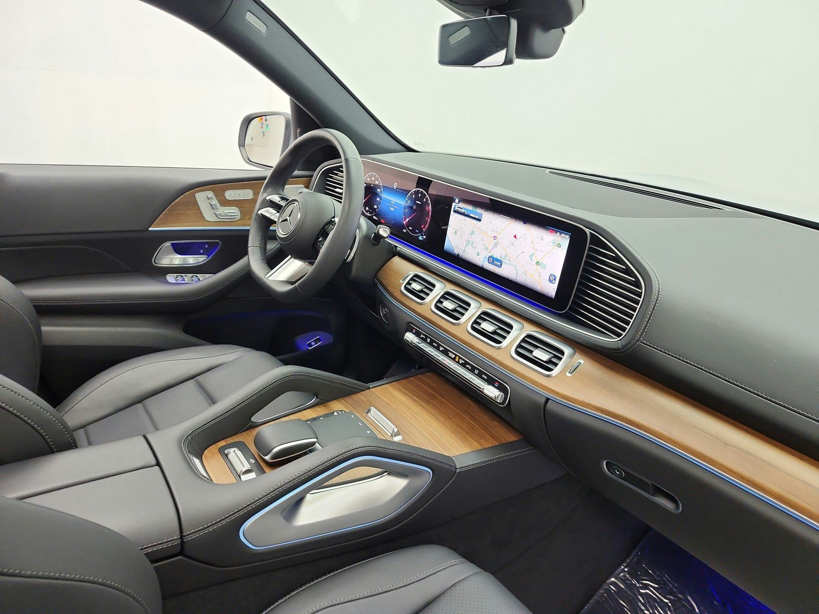 Certified 2025 Mercedes-Benz GLS 450 4MATIC w/ AMG Line Exterior image 18