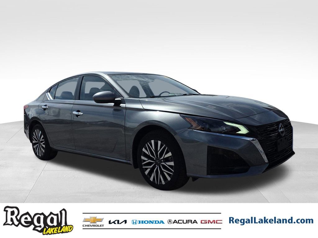 Used 2023 Nissan Altima 2.5 SV