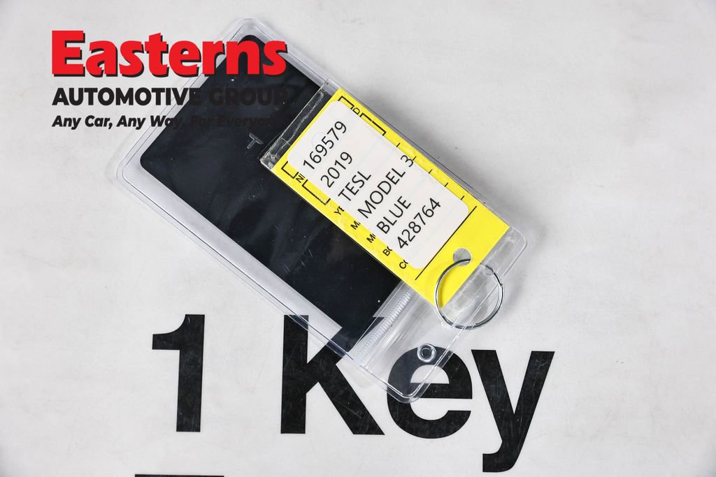 Used 2019 Tesla Model 3 Standard Range image 19