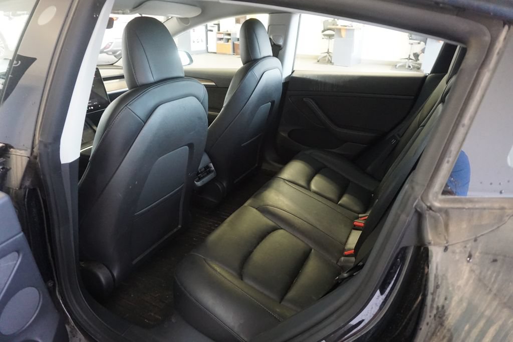 Used 2022 Tesla Model 3 Long Range AWD/4WD image 18