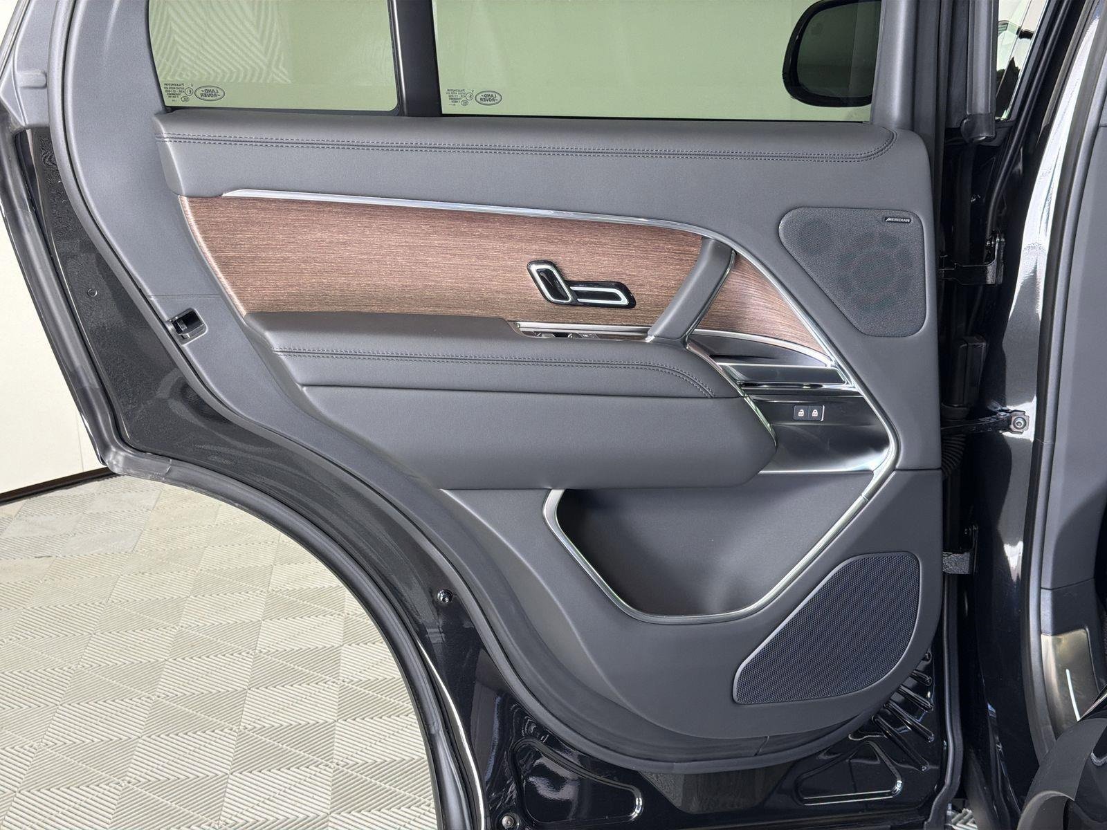 New 2026 Land Rover Range Rover SE image 26