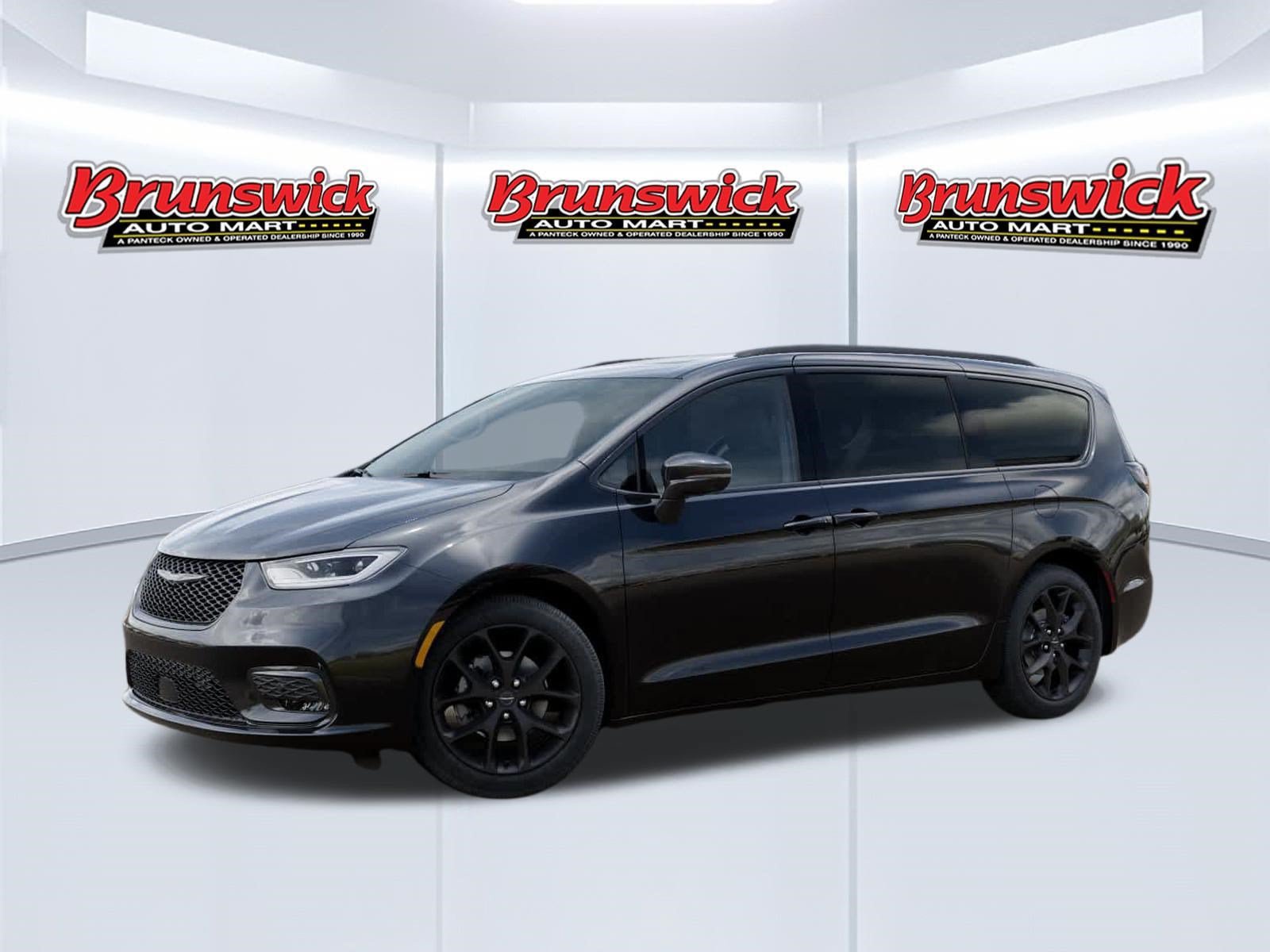 New 2026 Chrysler Pacifica Select w/ S Appearance Package FWD image 2