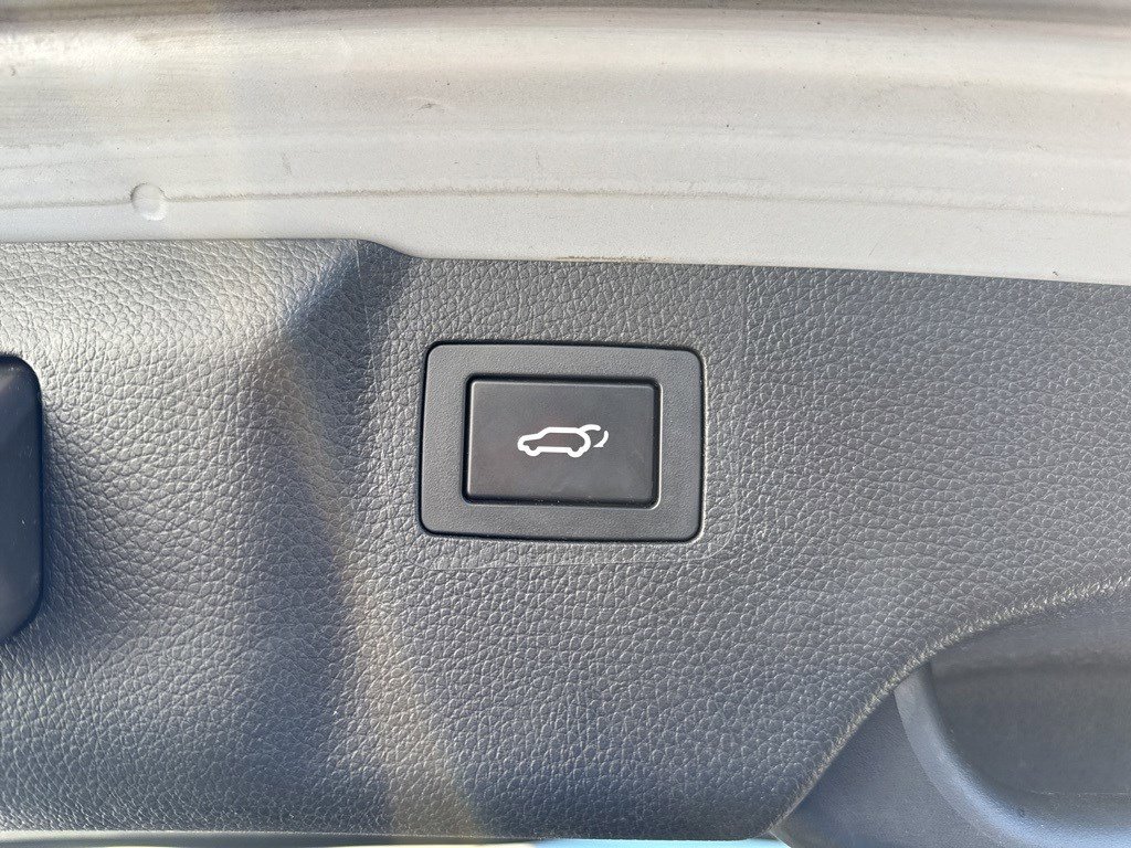 Used 2017 Hyundai Santa Fe SE w/ SE Ultimate Tech Package 03 image 7