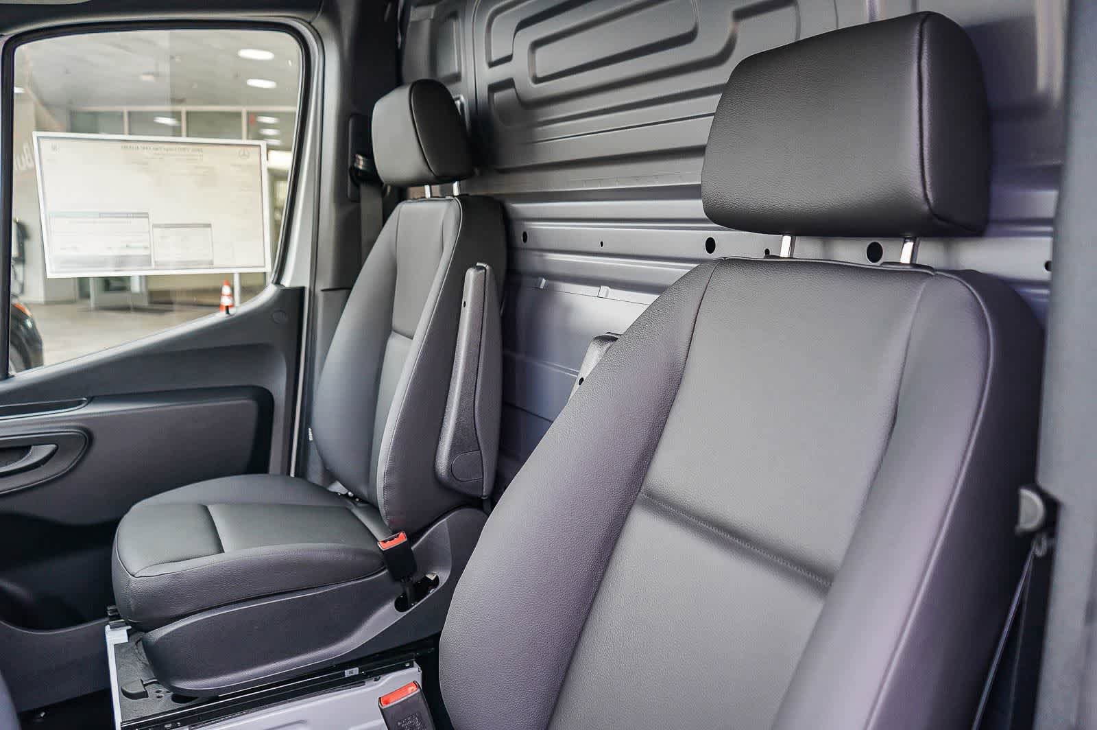 Used 2026 Mercedes-Benz Sprinter 2500 image 27