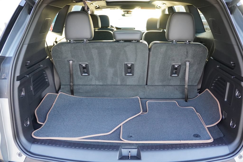 Certified 2026 GMC Acadia AT4 w/ Luxury Package AWD/4WD image 23