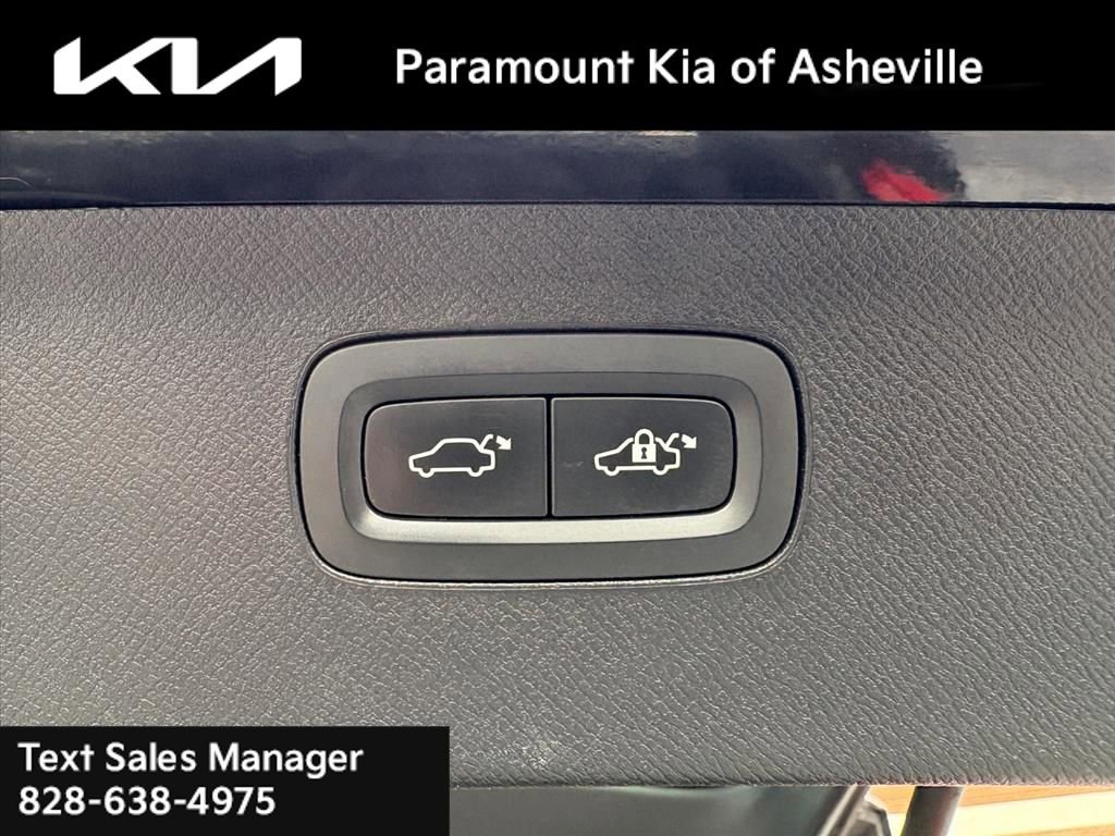 Used 2016 Volvo XC90 T6 Momentum w/ Momentum Plus Package image 28