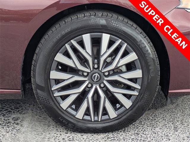 Used 2024 Nissan Altima 2.5 SV image 12