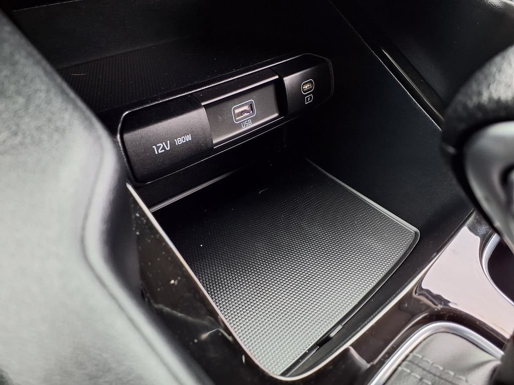 Used 2024 Kia Telluride LX AWD/4WD image 10