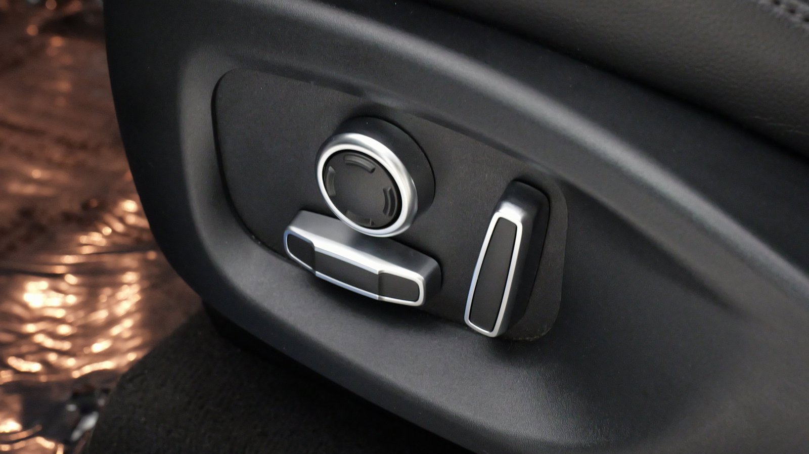 Used 2020 Jaguar F-PACE Premium image 44