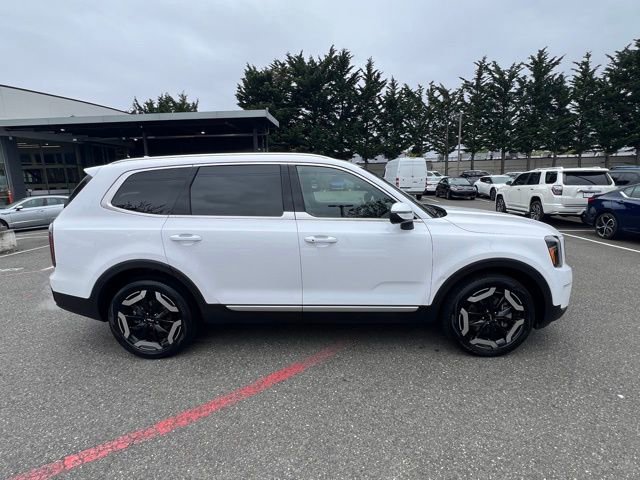 Certified 2023 Kia Telluride EX w/ EX Captain's Chair Package FWD image 6