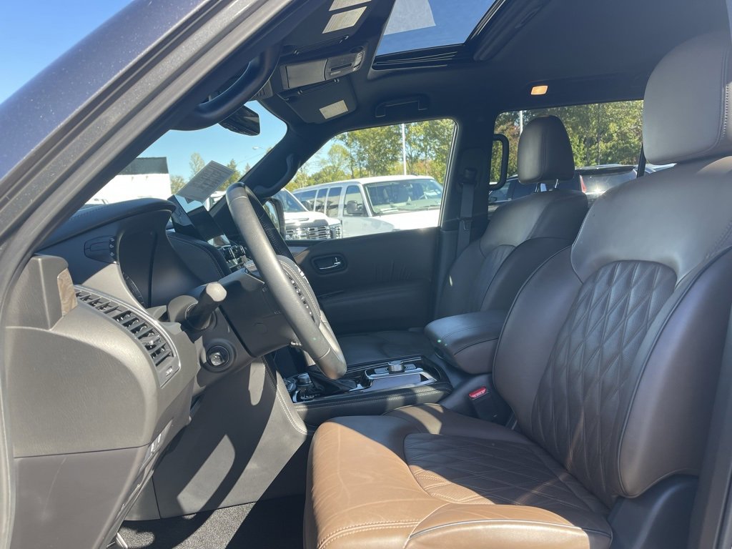 Used 2024 Nissan Armada Platinum image 9