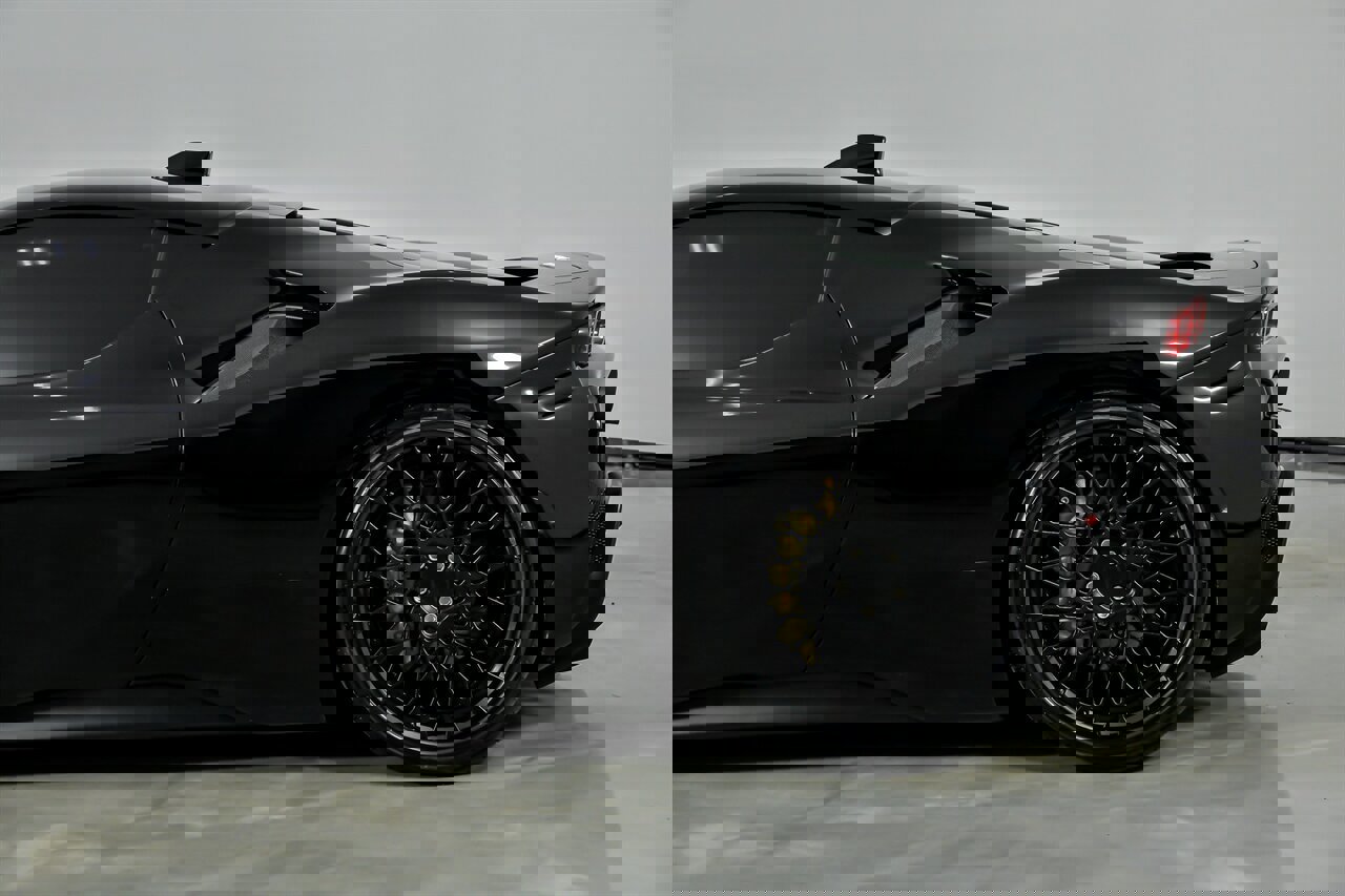 Used 2022 Ferrari SF90 Stradale image 9