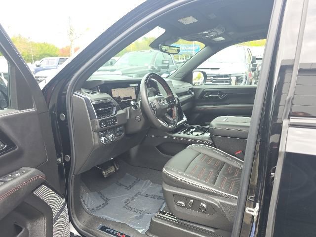 Used 2025 GMC Yukon AT4 Ultimate AWD/4WD image 19