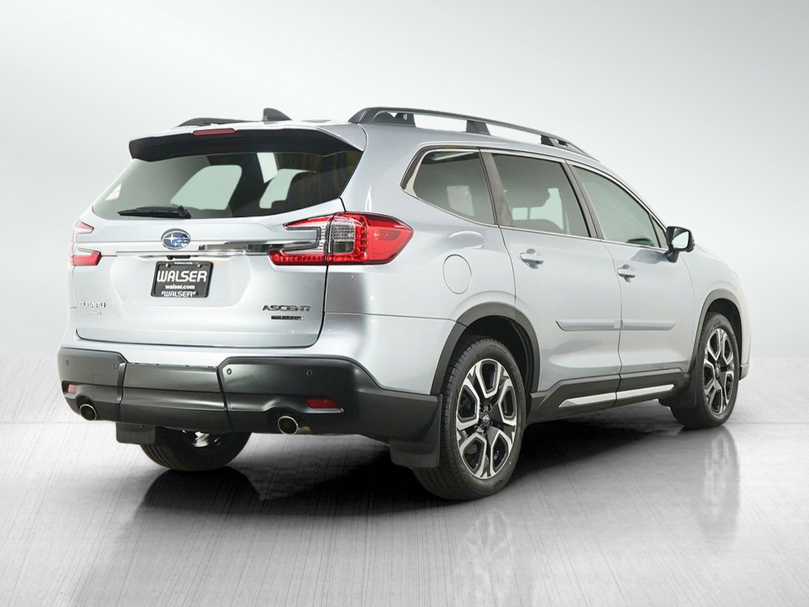 Used 2023 Subaru Ascent Limited w/ Technology Package AWD/4WD image 5