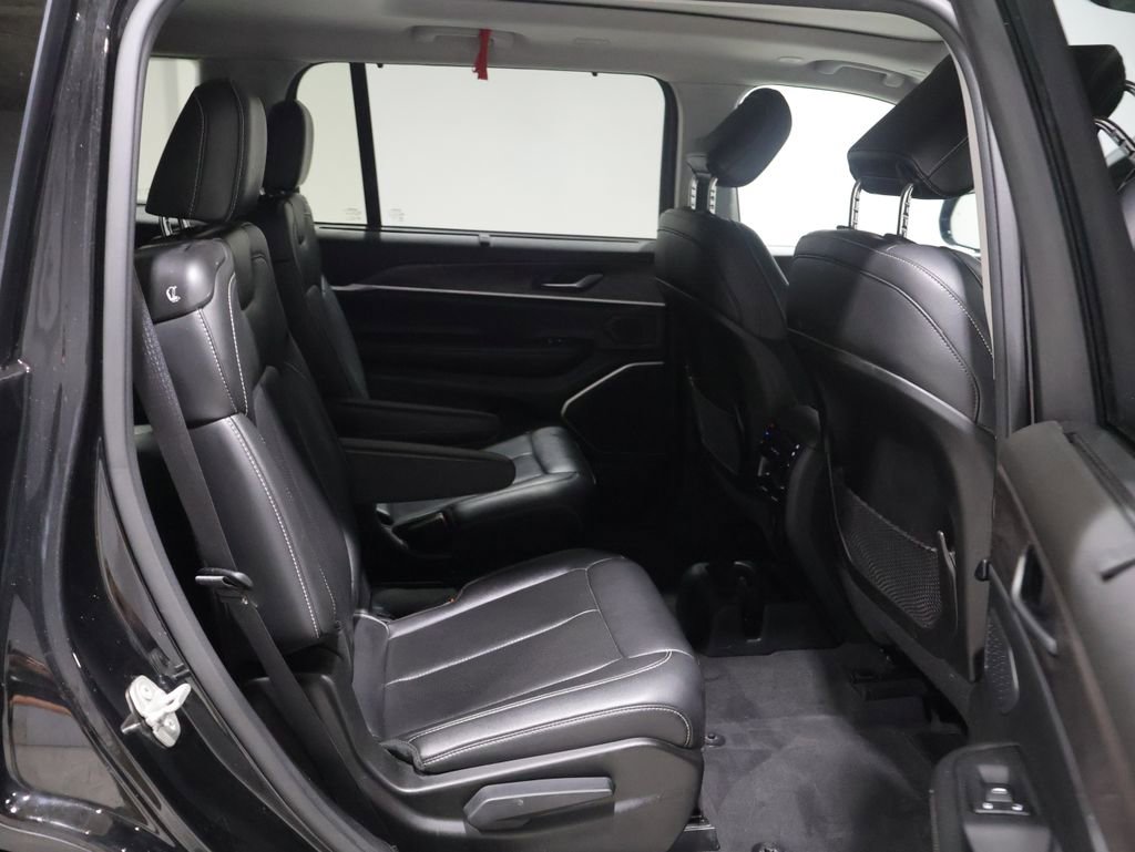 Used 2023 Jeep Grand Cherokee L Limited w/ Luxury Tech Group II AWD/4WD image 20