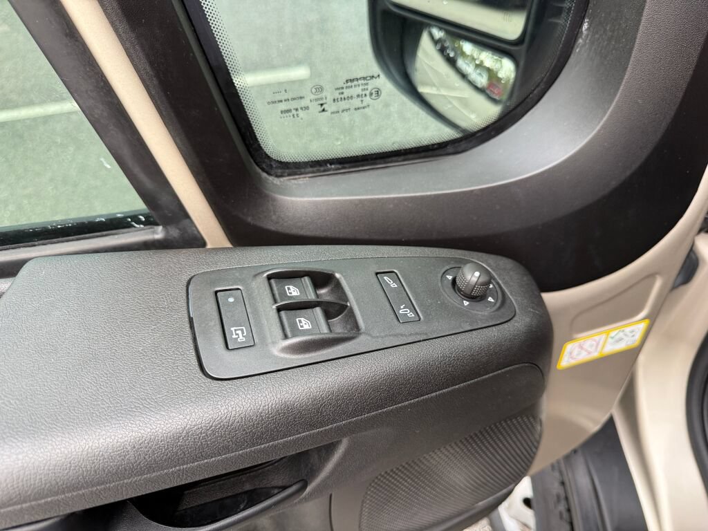 Used 2023 RAM ProMaster 2500 w/ Convenience Group FWD image 18