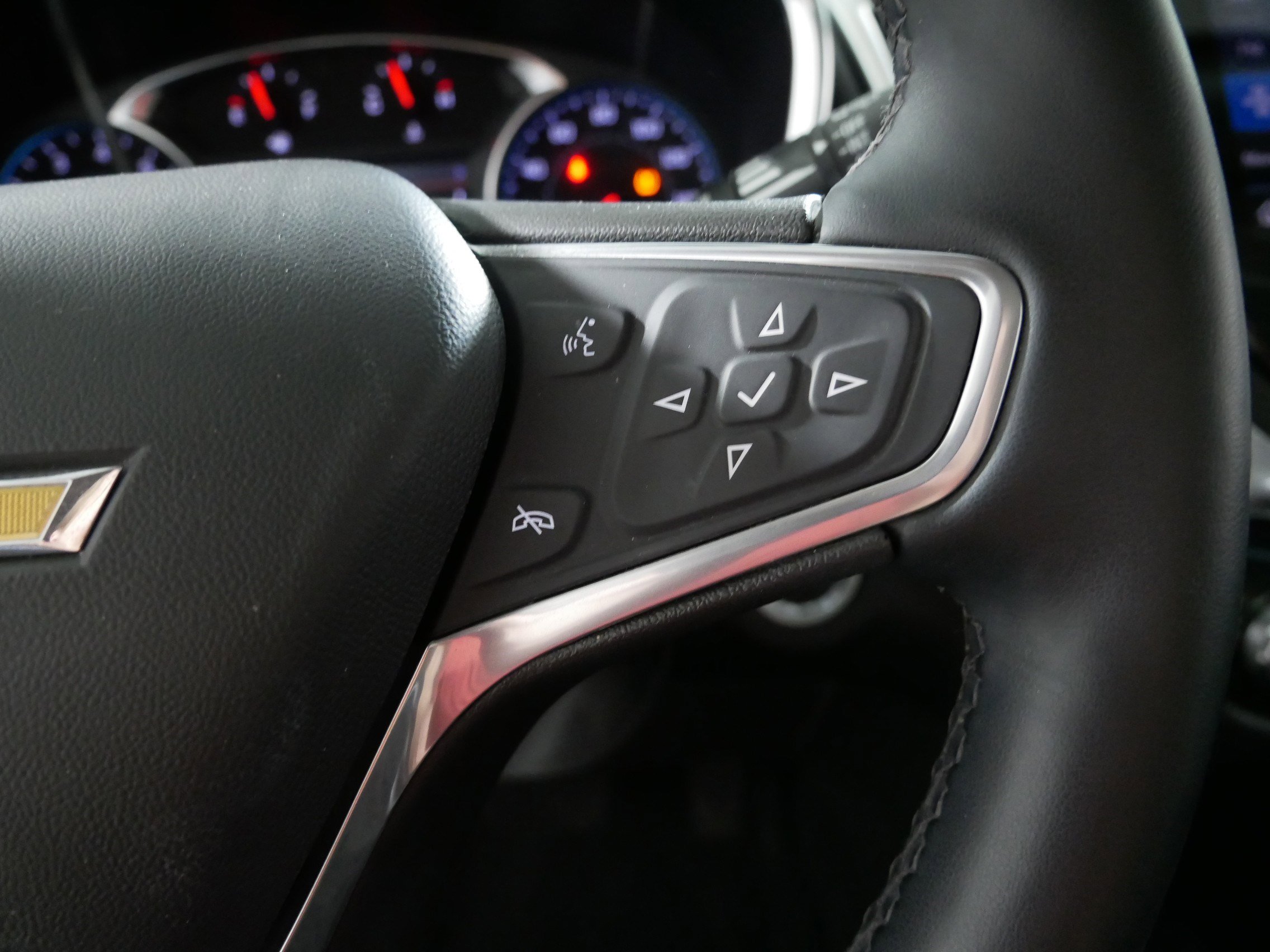 Used 2023 Chevrolet Equinox Premier image 28