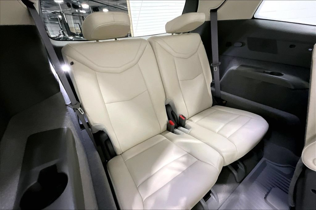Used 2024 Cadillac XT6 Premium Luxury w/ Technology Package FWD image 34
