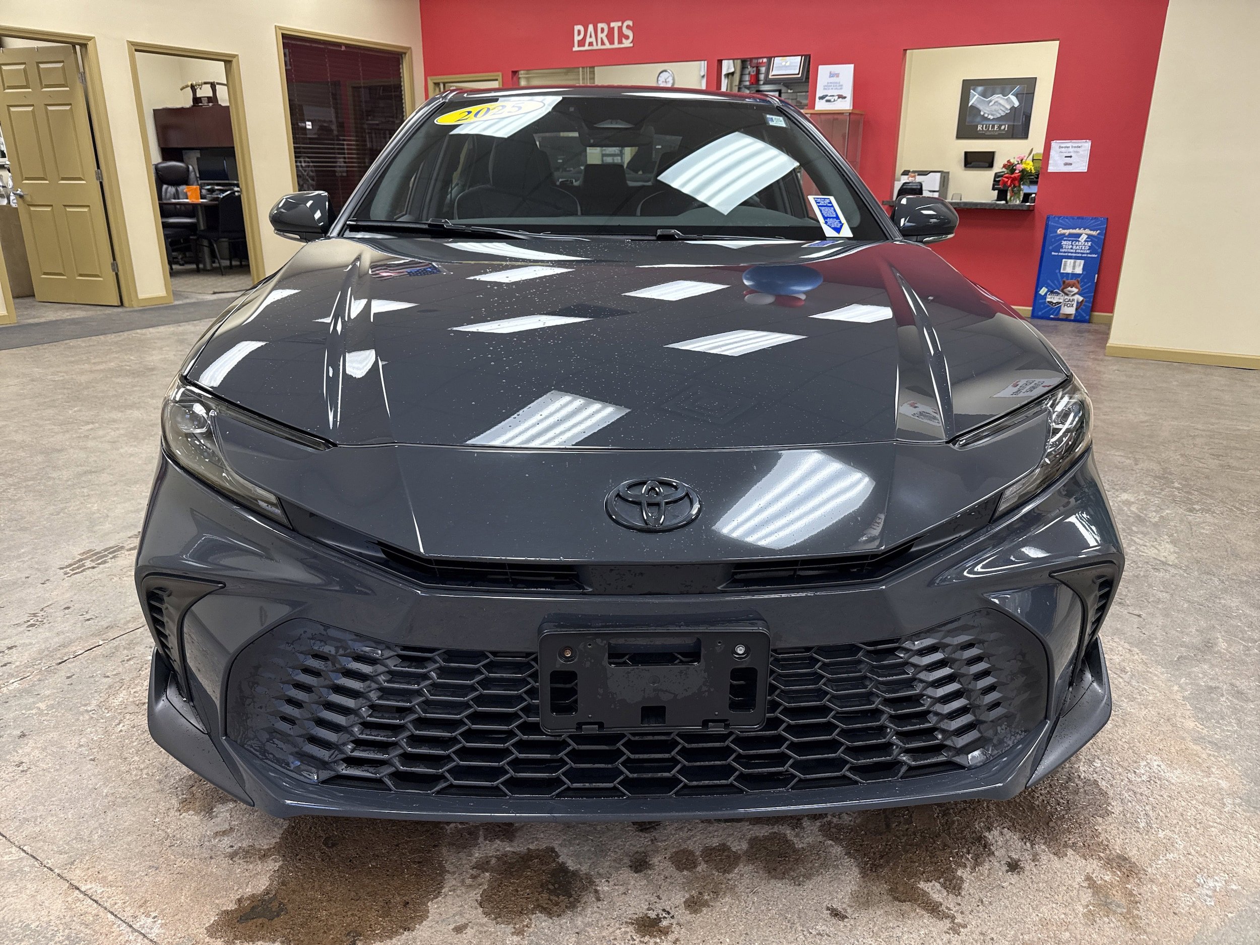 Used 2025 Toyota Camry SE w/ Convenience Package AWD/4WD video 2