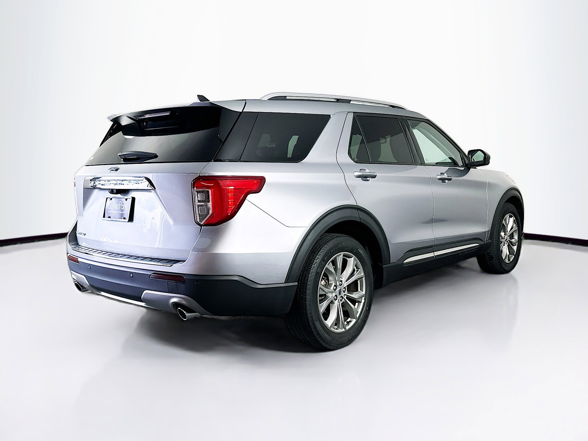 Used 2024 Ford Explorer Limited image 9