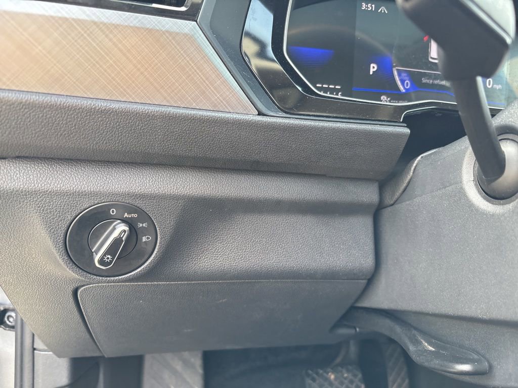 Used 2024 Volkswagen Jetta SE image 16