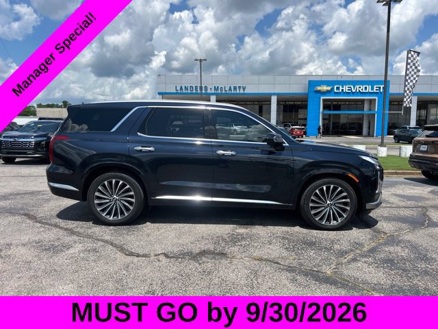 Used 2023 Hyundai Palisade Calligraphy FWD image 2