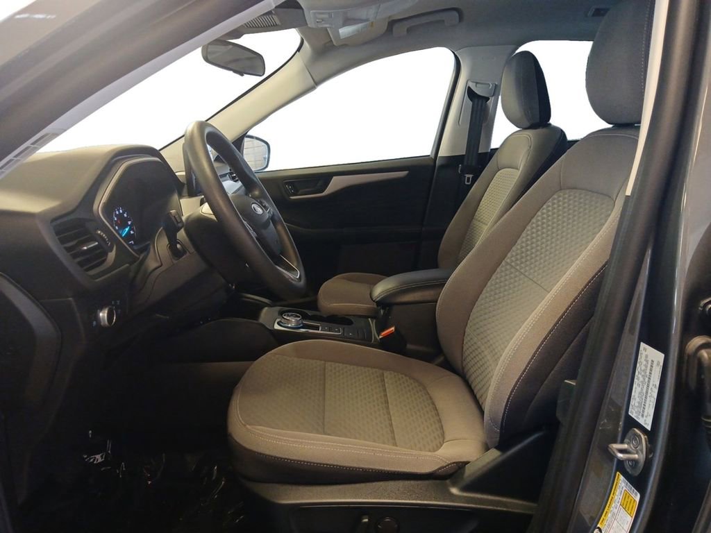Used 2022 Ford Escape SE image 9