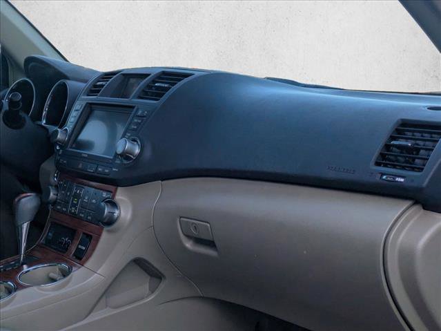 Used 2010 Toyota Highlander Limited image 18