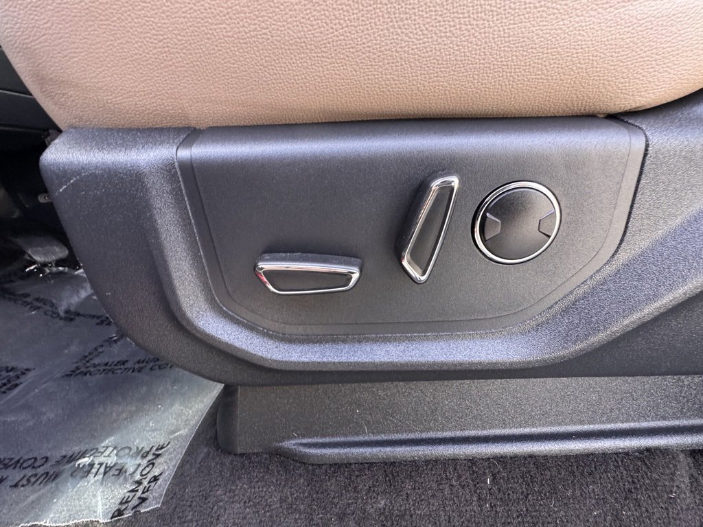 Used 2022 Ford Expedition Limited image 19