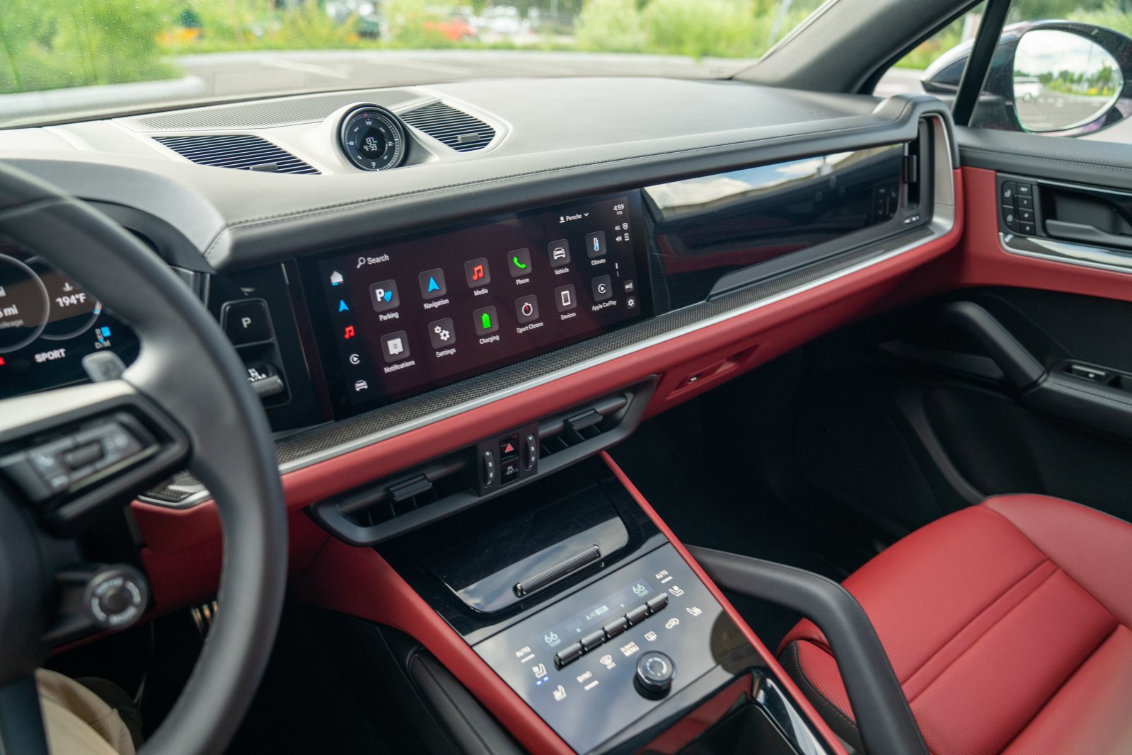 Certified 2025 Porsche Cayenne E-Hybrid AWD/4WD image 16