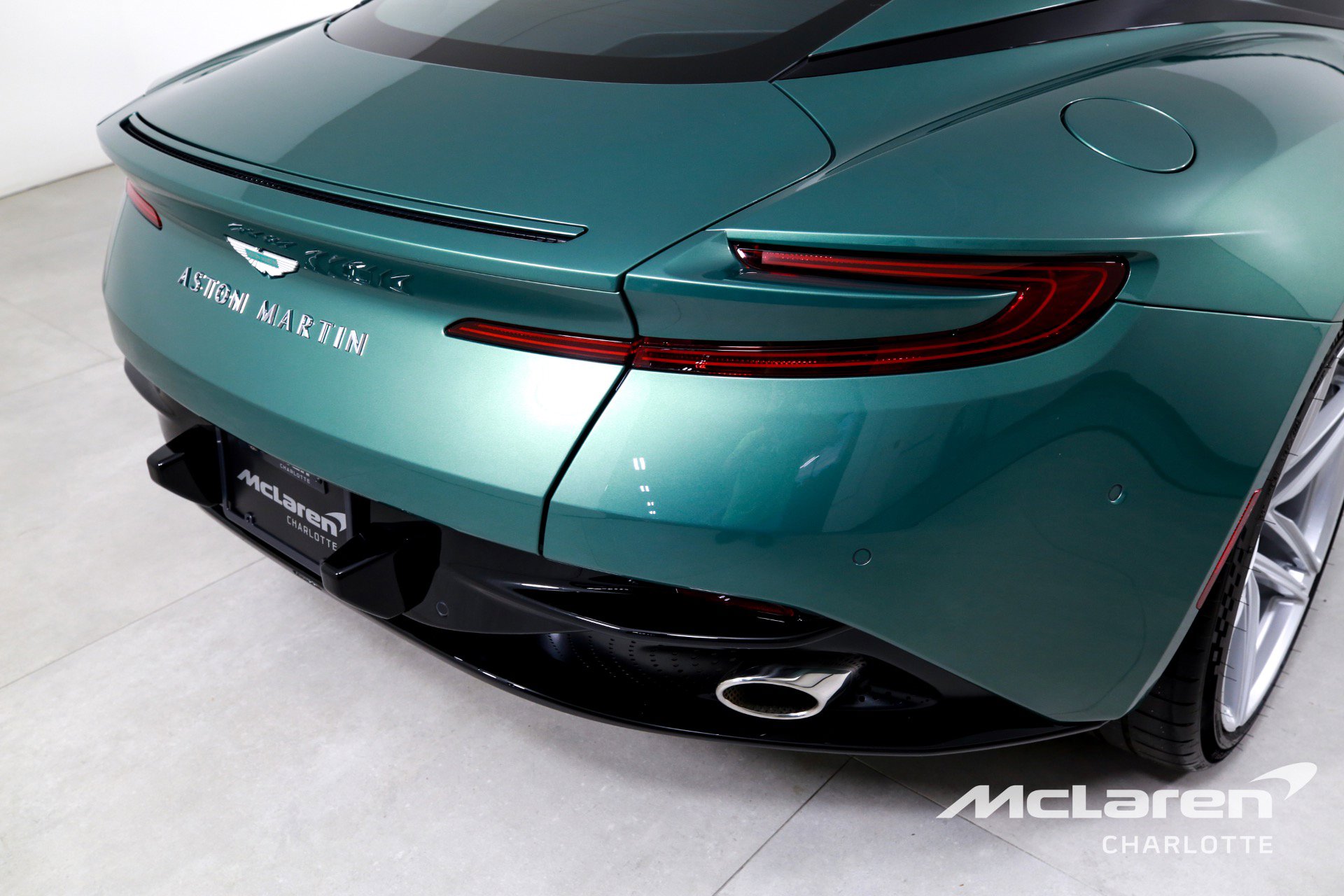 Used 2024 Aston Martin DB12 V8 image 35