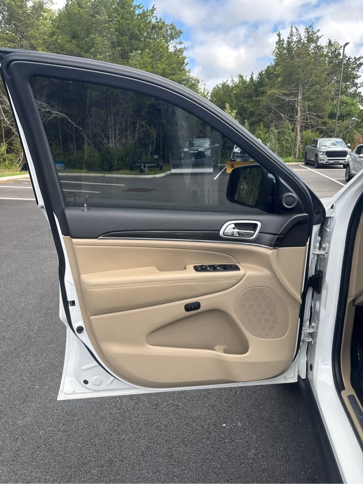 Certified 2020 Jeep Grand Cherokee Limited image 15