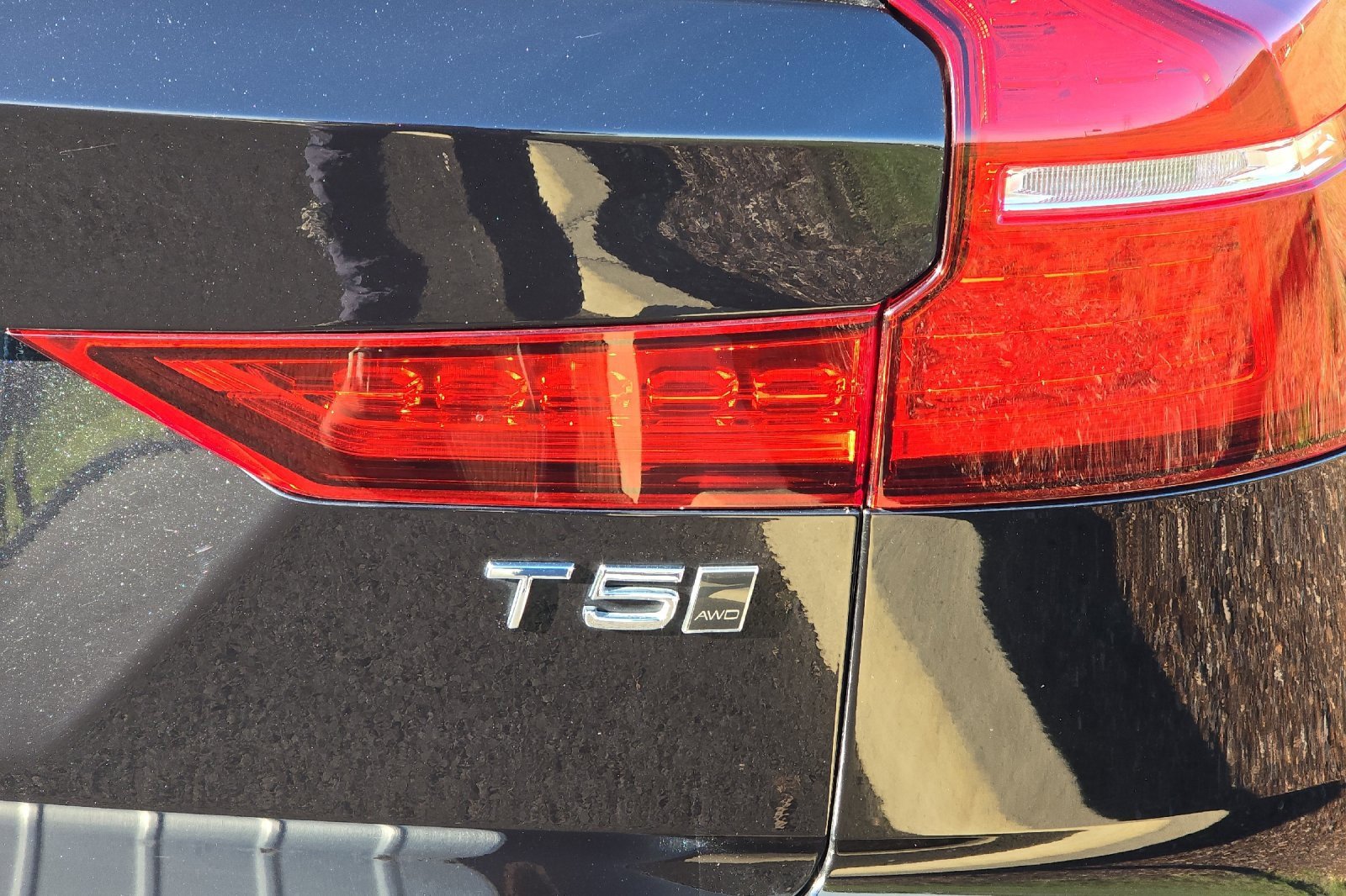 Used 2022 Volvo V60 T5 Cross Country w/ Advanced Package image 31