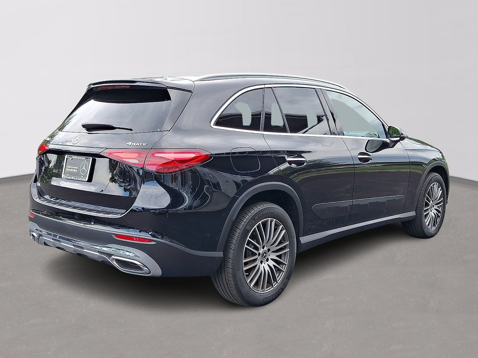 Certified 2025 Mercedes-Benz GLC 300 4MATIC image 4