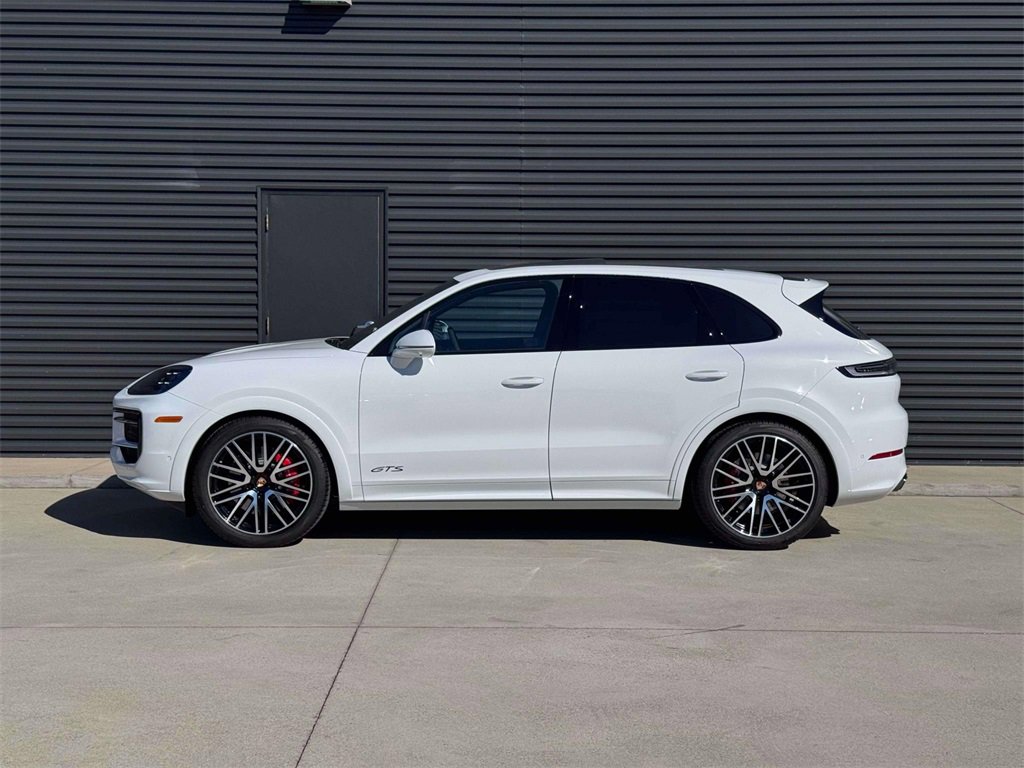 New 2026 Porsche Cayenne GTS image 2
