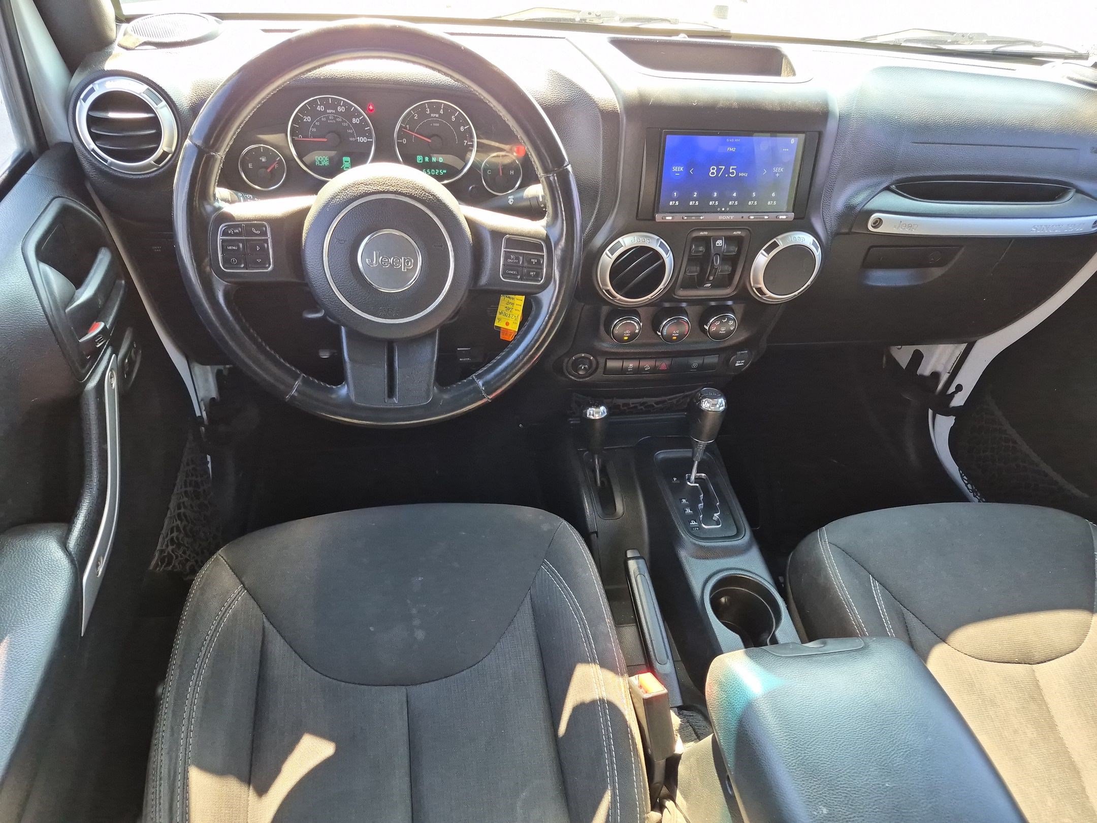 Used 2016 Jeep Wrangler Unlimited Rubicon w/ Connectivity Group AWD/4WD image 26