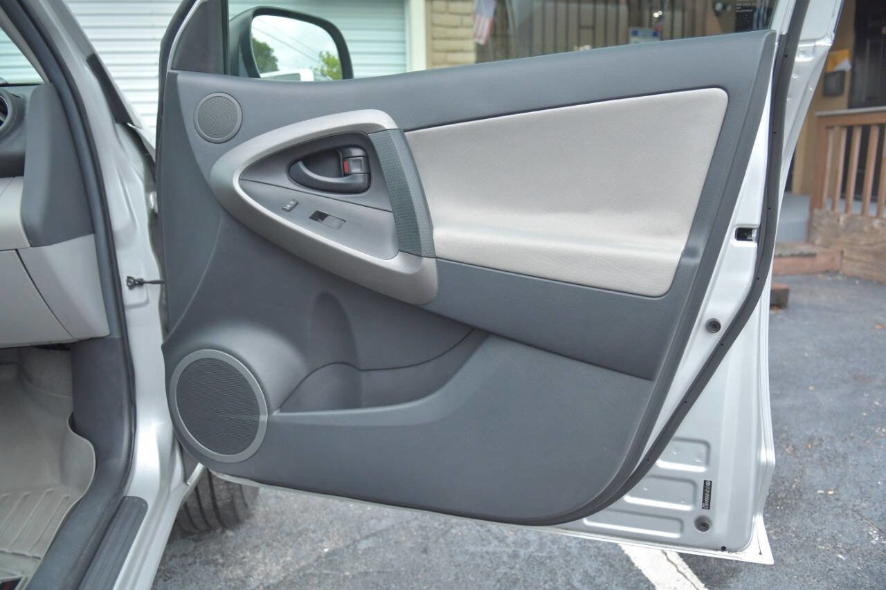 Used 2012 Toyota RAV4 FWD image 40