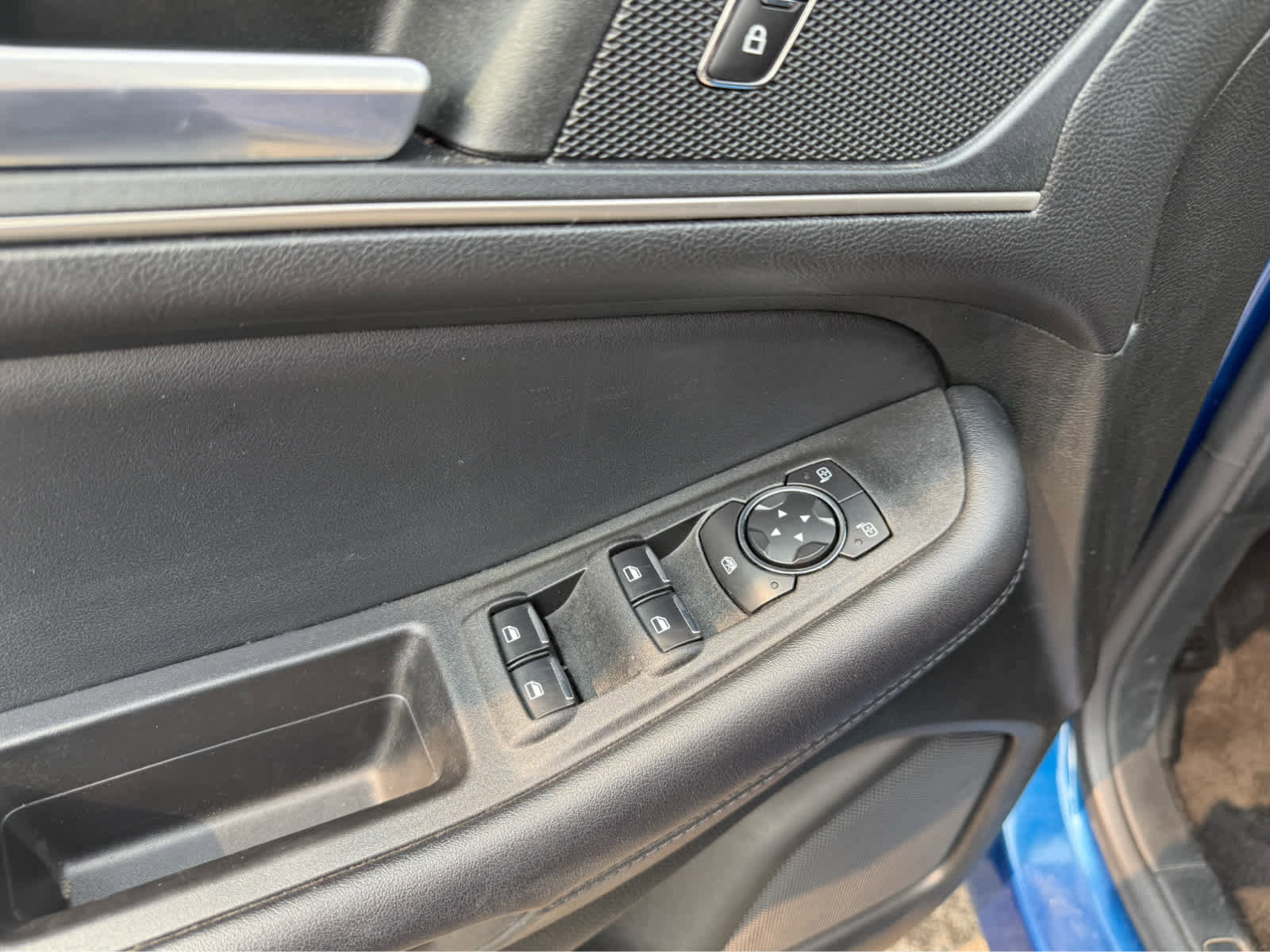 Used 2022 Ford Edge SEL image 7