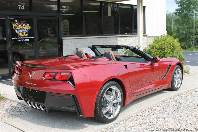 Used 2015 Chevrolet Corvette Stingray Convertible w/ 2LT Preferred Equipment Group RWD image 18