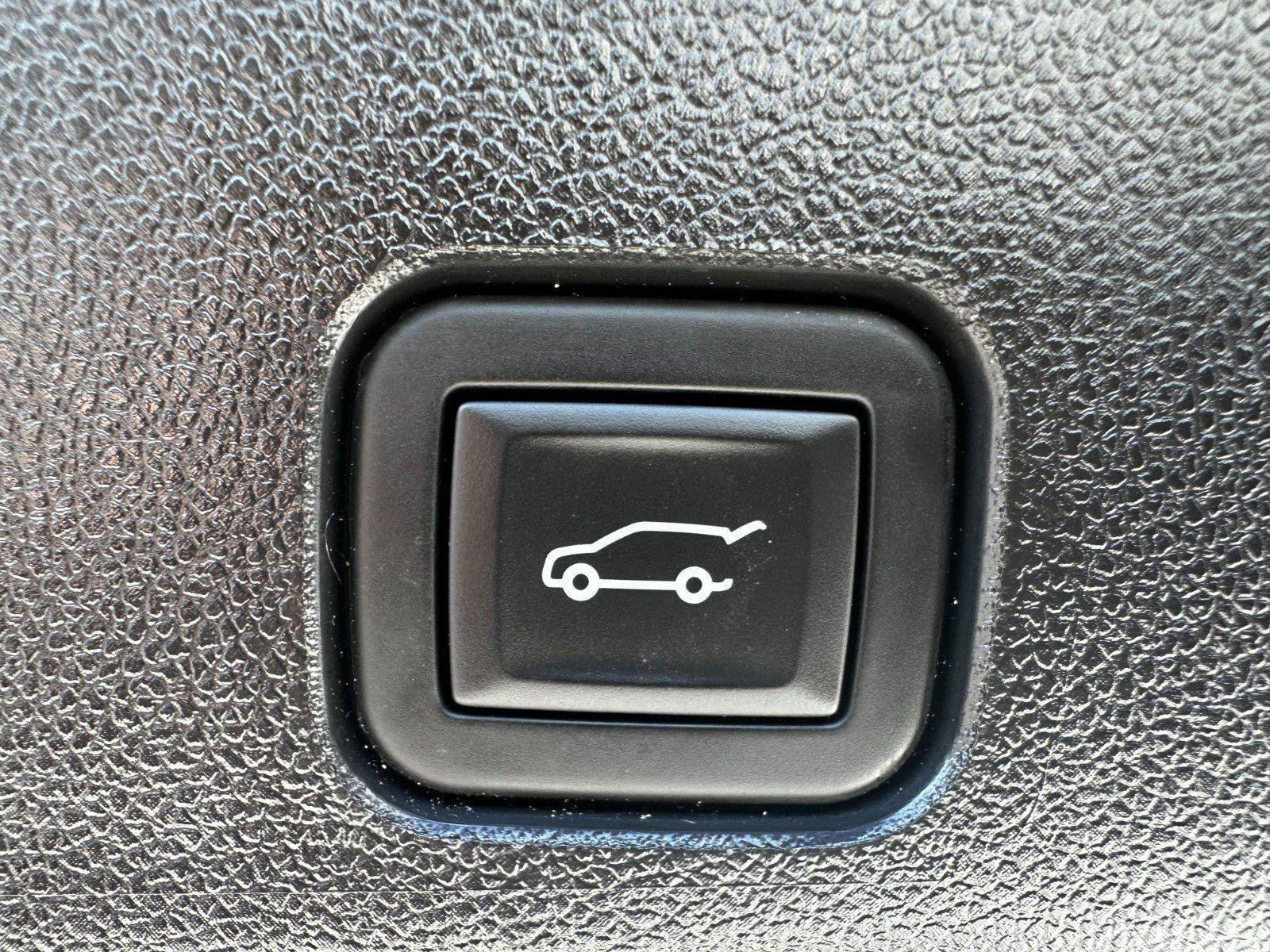 Used 2024 Chevrolet Traverse RS w/ LPO, Floor Liner Package image 27