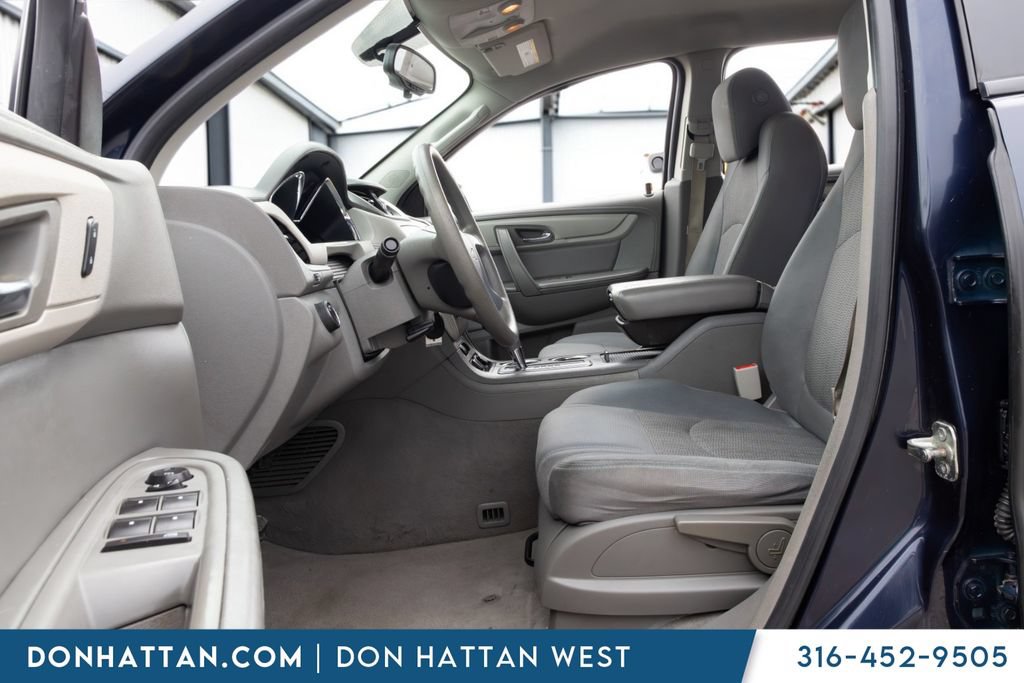 Used 2017 Chevrolet Traverse LS AWD/4WD image 4