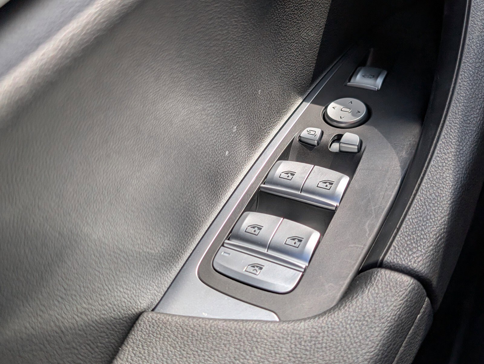 Used 2024 BMW X3 sDrive30i w/ Premium Package w/ZPA image 42