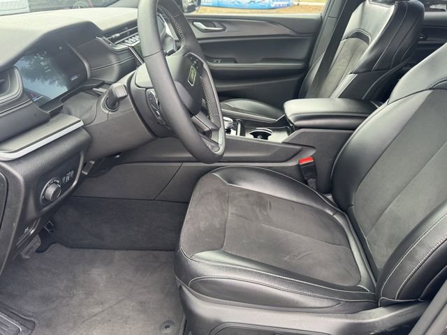Used 2024 Jeep Grand Cherokee L Laredo AWD/4WD image 9