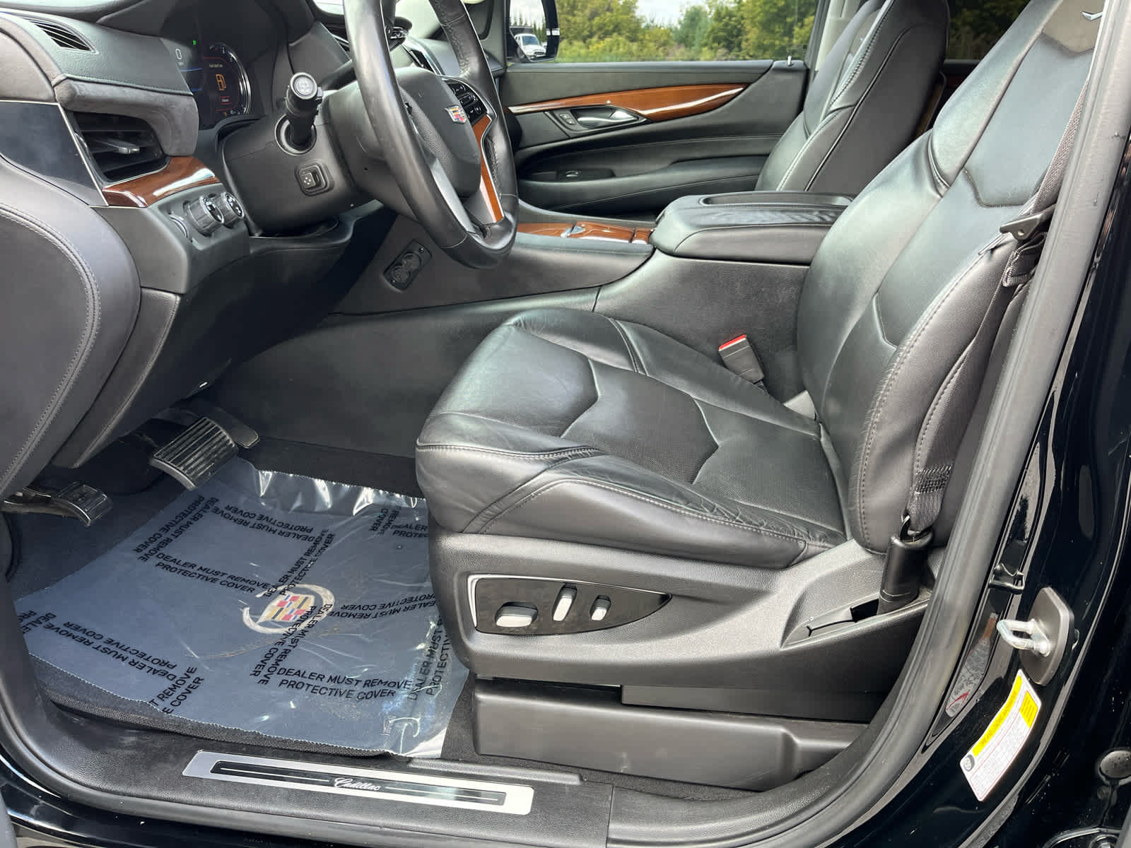 Used 2018 Cadillac Escalade 4WD image 12