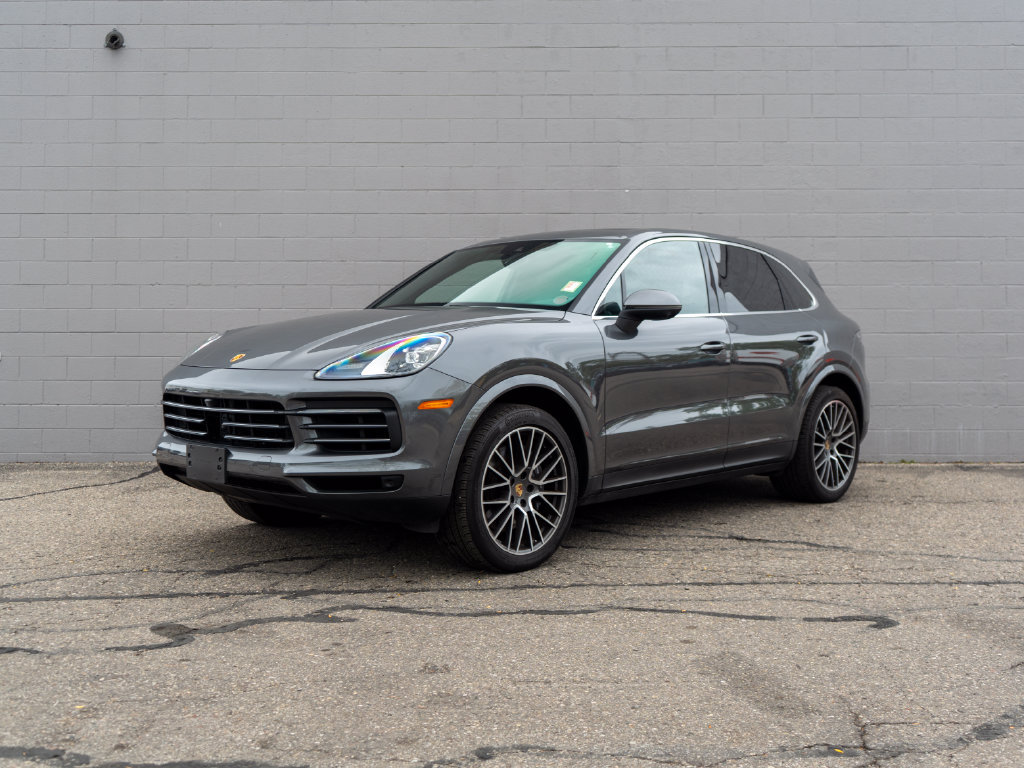 Used 2023 Porsche Cayenne AWD/4WD image 1