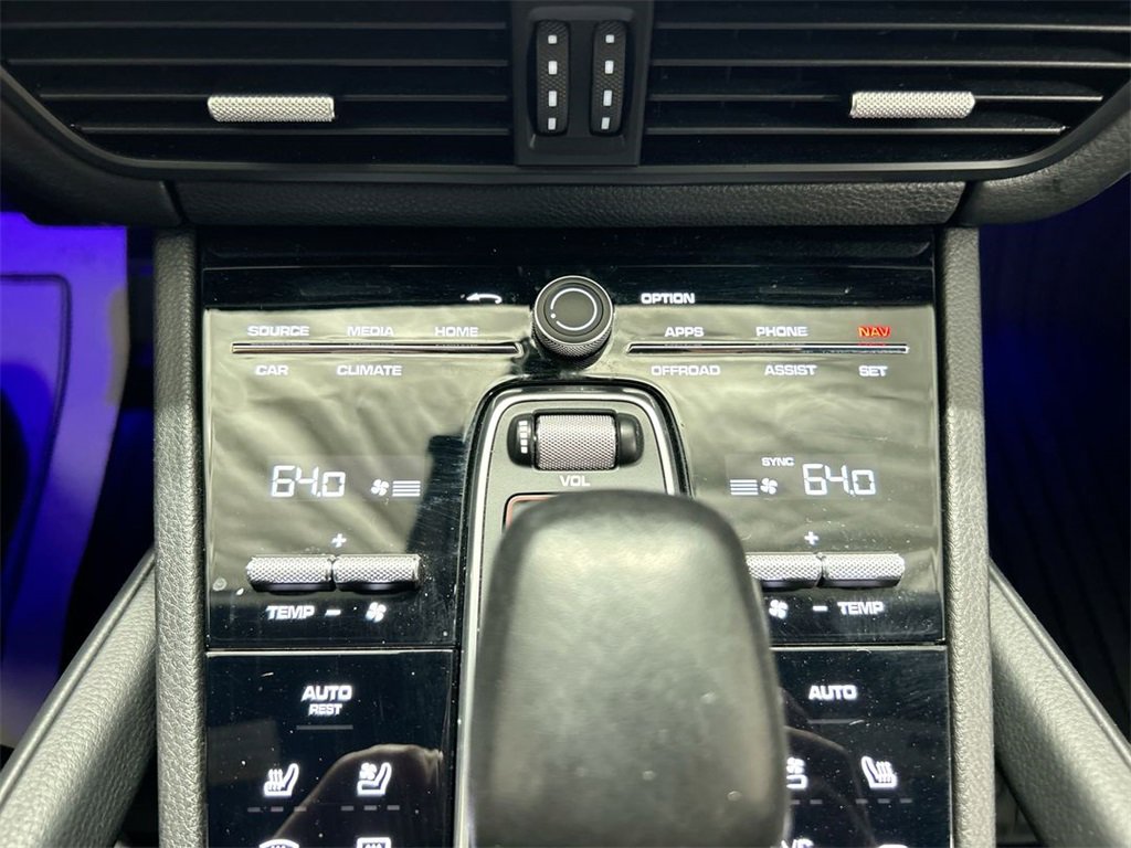 Certified 2021 Porsche Cayenne Coupe image 18