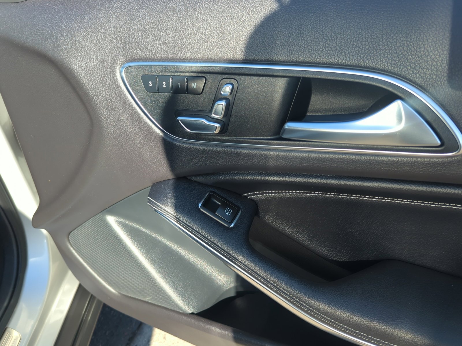 Used 2018 Mercedes-Benz GLA 250 w/ Convenience Package image 16