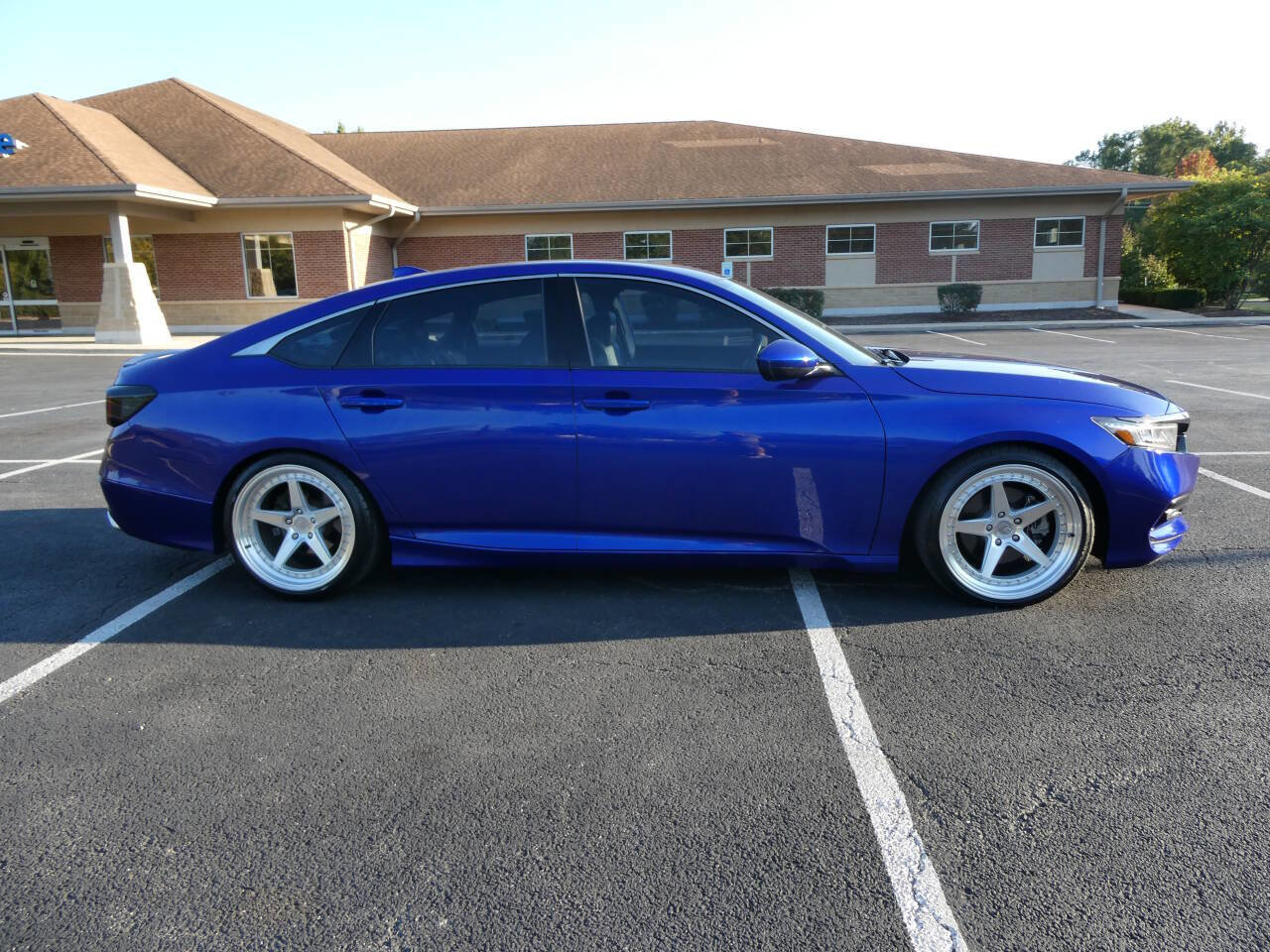 Used 2019 Honda Accord Sport image 4