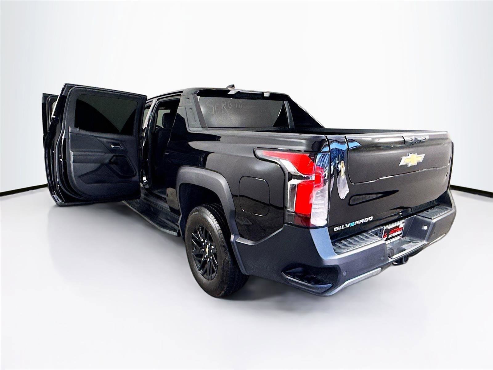 Used 2025 Chevrolet Silverado EV LT image 17